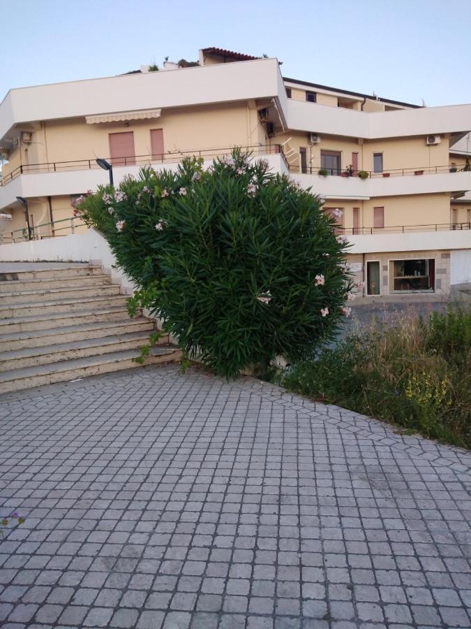 Apartments Mediterraneo 475 Scalea Bagian luar foto