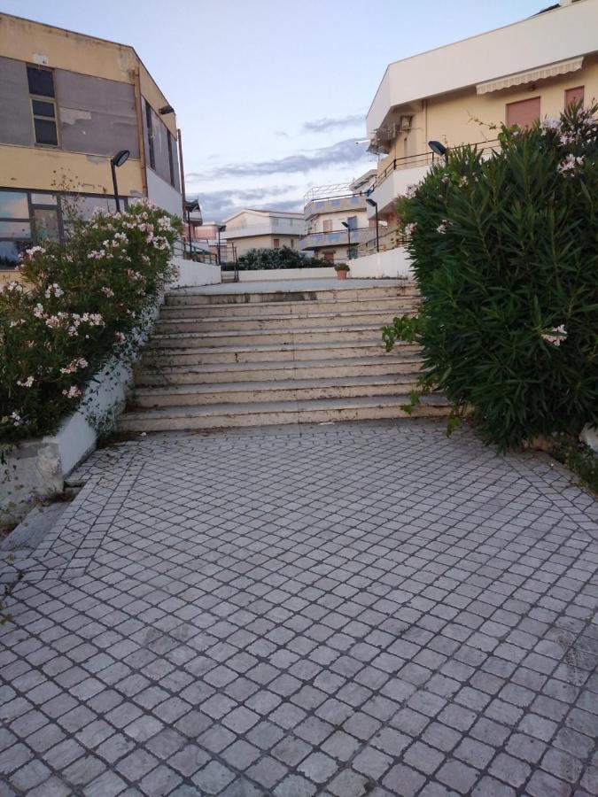 Apartments Mediterraneo 475 Scalea Bagian luar foto